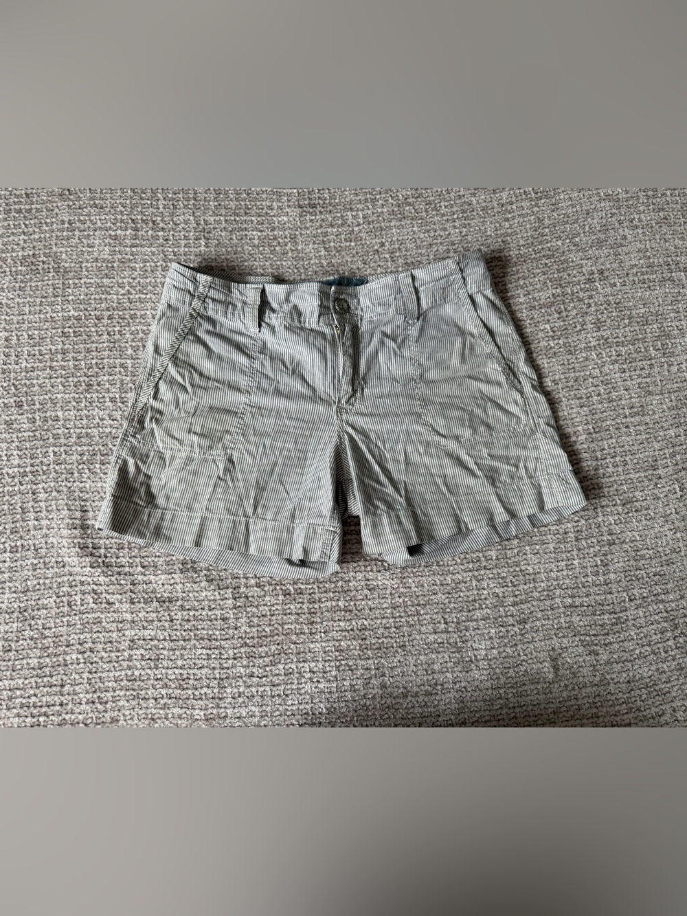 Levi's Women's Pinstripe Shorts - Gray & White